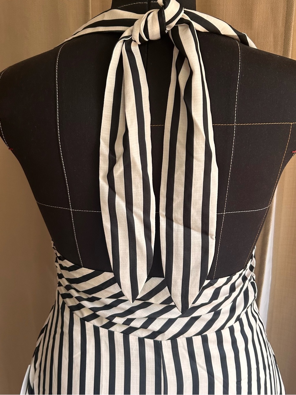 Commense Black and White Stripe Backless Pockets Dress - Picture 5 of 8
